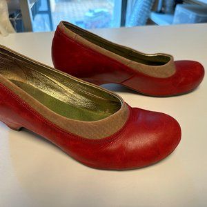 Fly London avant garde pump with inivisible heel. Size 40